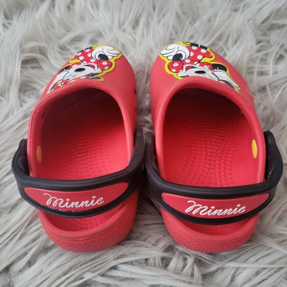 Toddler Girl Red Minnie Mouse Crocs - Picture 3 of 6